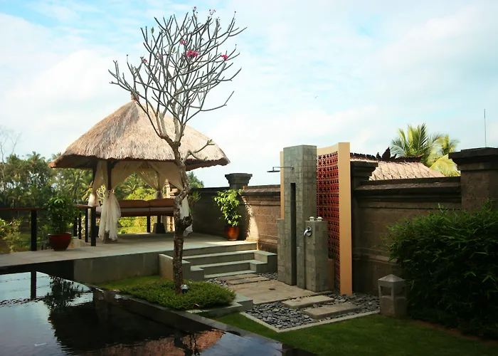 Resort Kamandalu 5*