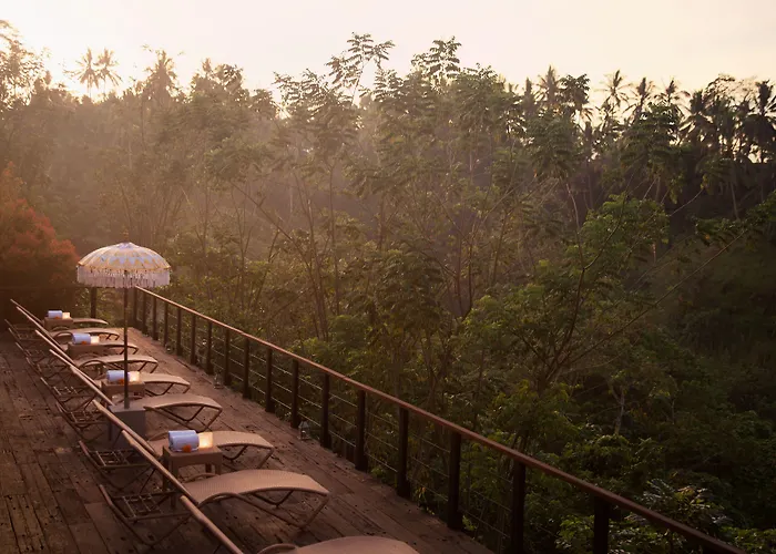 Kamandalu Resort 5*