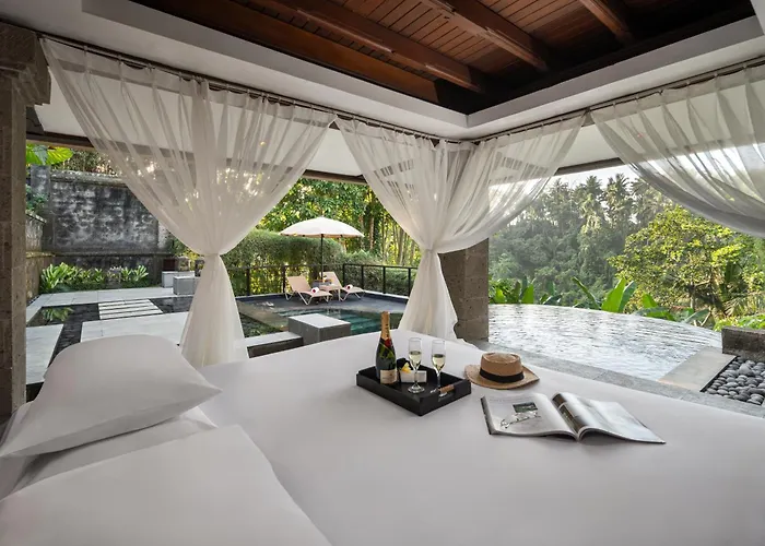 Resort Kamandalu 5*