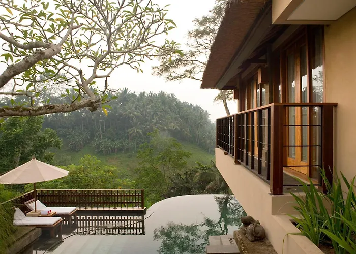 Kamandalu Resort 5*